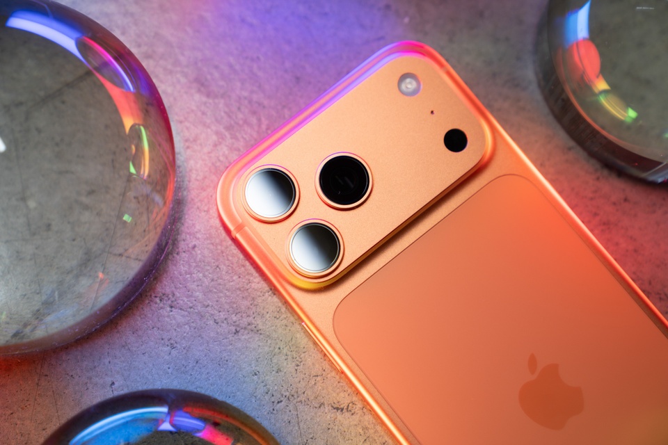 iPhone 17 gây bất ngờ với doanh số vượt kỳ vọng, mở đường cho iPhone 18