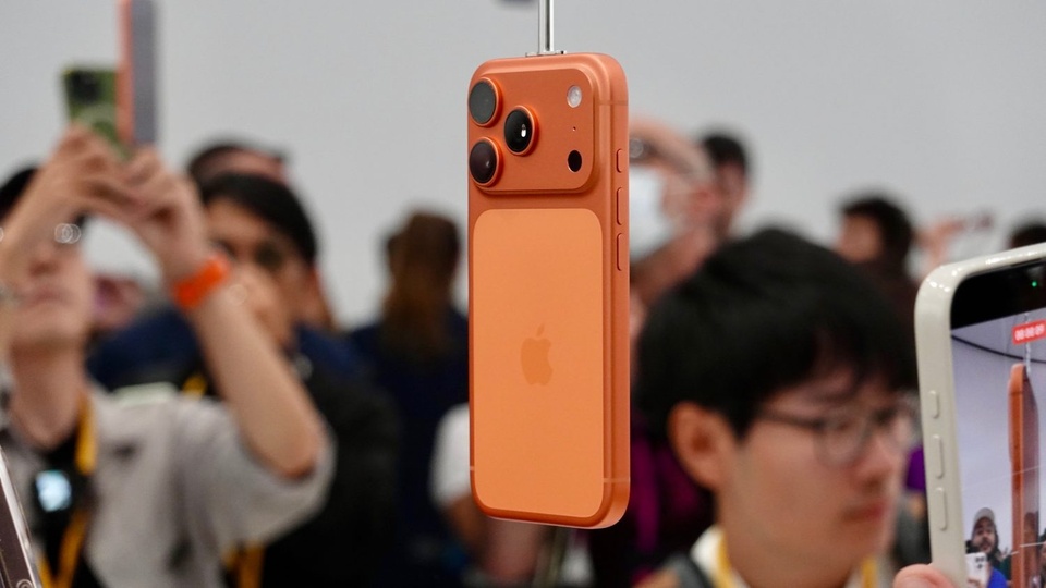 Màu cam viền nhôm của Iphone 17 pro đầy mới lạ cho người dùng nào thích 
